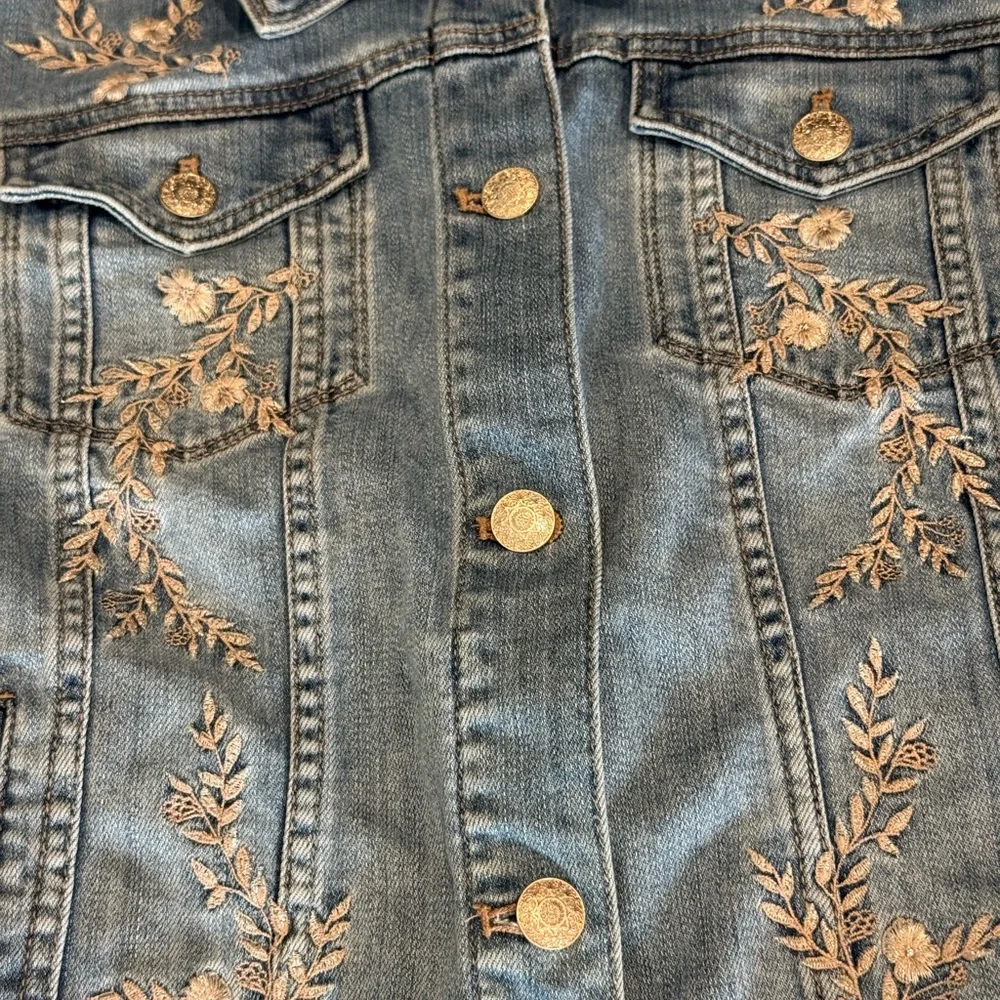 White House Black Market Light Blue Embroidered Jean Jacket 💙 - Picture 6 of 11